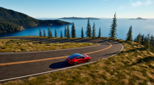 Model S i X odjeżdżają na emeryturę. Tesla wycofuje flagowe modele i stawia na armię robotów